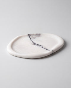 ROCA natural shape tray in Lilac marble